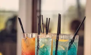 Pyszne drinki z prosecco i ginem, które zachwycą Twoich gości