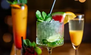 Najlepsze drinki z miętą, które orzeźwią w gorące dni