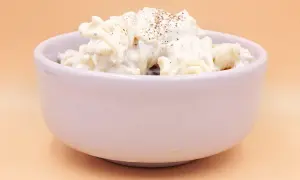 Jak zrobić sos z jogurtu naturalnego do makaronu w 5 prostych krokach