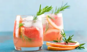 Najlepsze drinki z sokiem grejpfrutowym, które zachwycą Twoje podniebienie