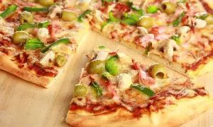 Jak zrobić domową pizzę - prosty przepis na idealne ciasto i sos