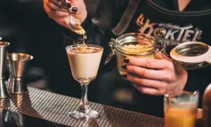 Goldwasser drink – odkryj najlepsze przepisy na koktajle z likierem