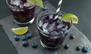 Najlepsze drinki z borówkami, które zachwycą Twoich gości