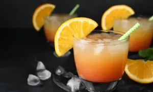 Pyszne drinki z sokiem malinowym i pomarańczowym, które musisz spróbować