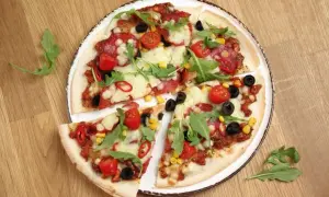 Szybki przepis na pizzę z tortilli - łatwe i smaczne danie na każdą okazję
