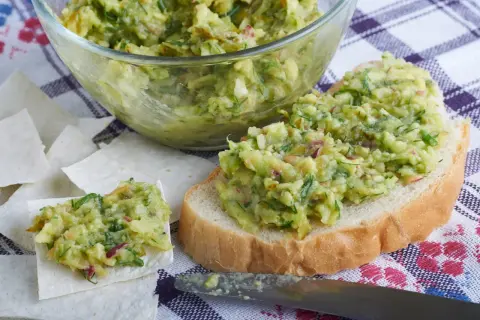 Jak zrobić guacamole na szybko - prosty przepis w 5 minut