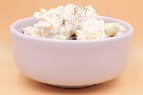 Jak zrobić sos z jogurtu naturalnego do makaronu w 5 prostych krokach