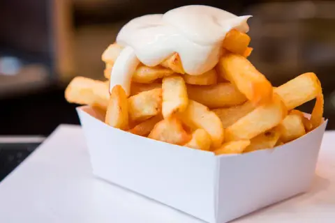 Jak się robi frytki belgijskie, które zachwycą Twoich gości?