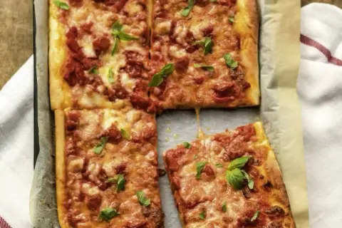 Jak zrobić pizzę margherita - łatwy przepis na idealne ciasto