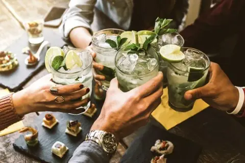 Jak zrobić drink mojito - prosty przepis na orzeźwiający koktajl