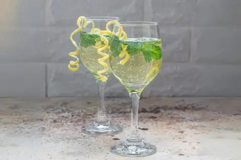 Jak przygotować idealny szprycer drink: prosty przepis i porady