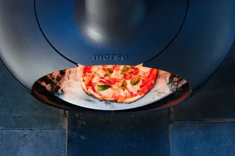 Jak upiec pizzę na kamieniu: unikaj najczęstszych błędów i ciesz się smakiem