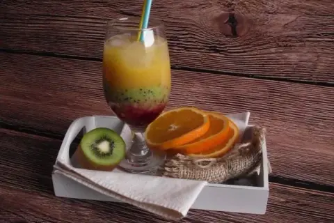 Pyszne drinki z grenadiną, które zachwycą Twoje podniebienie