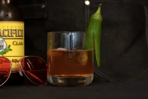 Jak przygotować drink Johnny'ego Silverhanda – przepis i historia