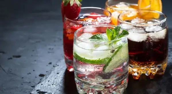 Jak się robi drinki - proste przepisy na pyszne koktajle w domu