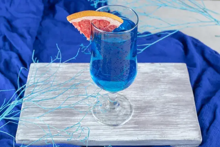 Niebieska laguna drink - prosty przepis na idealny koktajl na każdą okazję