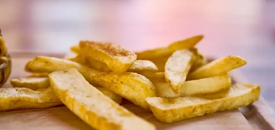 Ile robią się frytki w piekarniku? Sprawdź czas pieczenia!