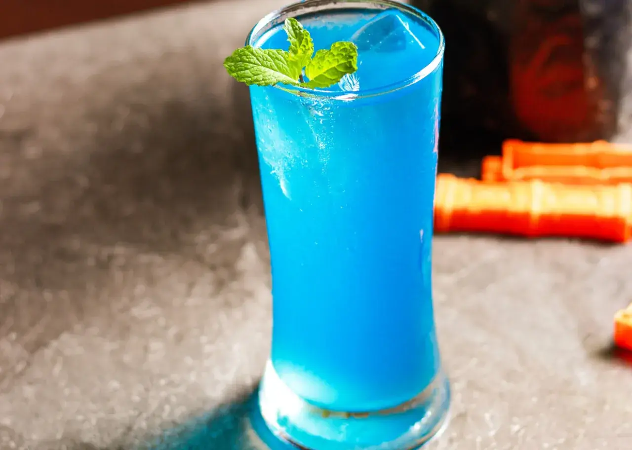 Jak przygotować pyszny drink Bols Kamikaze w różnych kolorach