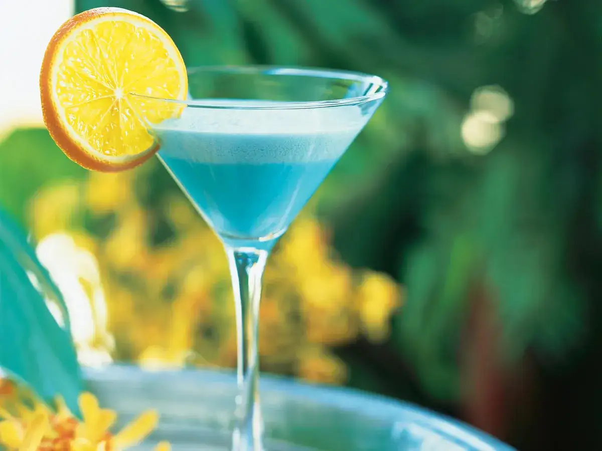 Zdjęcie Przepis na drink Blue Moon – odkryj smak klasycznego koktajlu