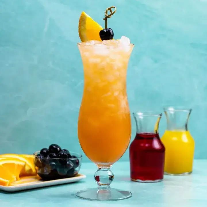 Zdjęcie Najlepszy przepis na drink huragan - orzeźwiający smak tropików