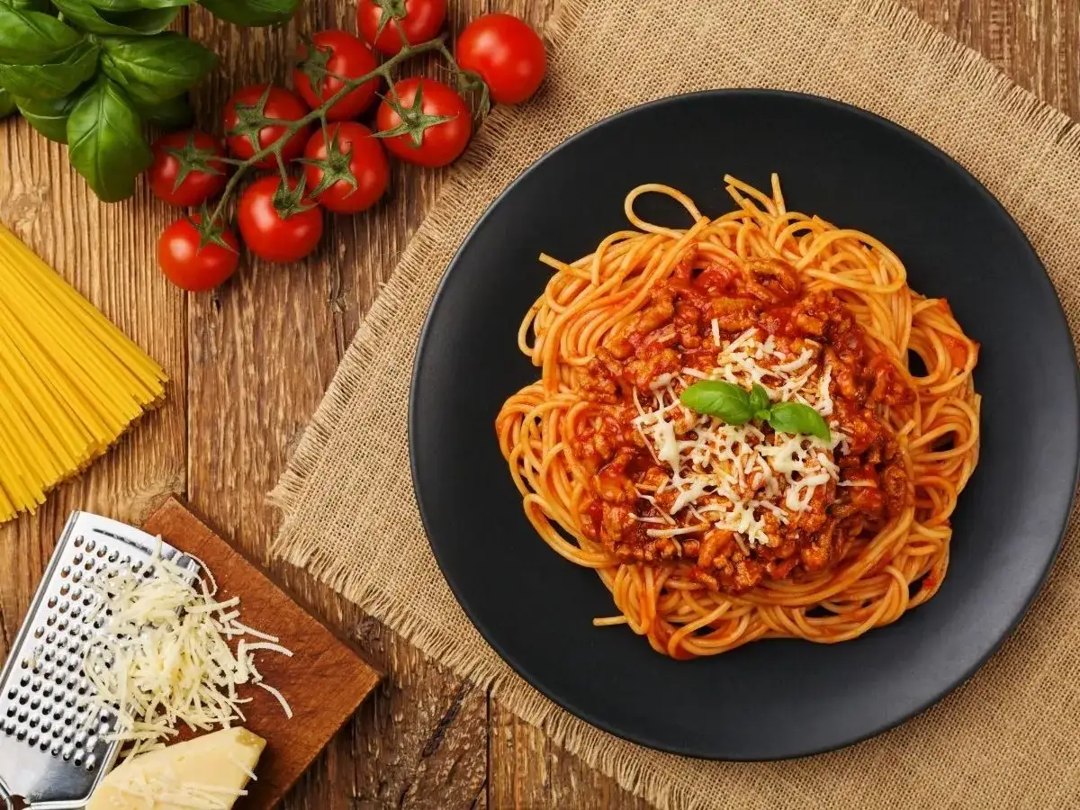 Zdjęcie Jak pasteryzować sos do spaghetti z mięsem mielonym, aby uniknąć zepsucia
