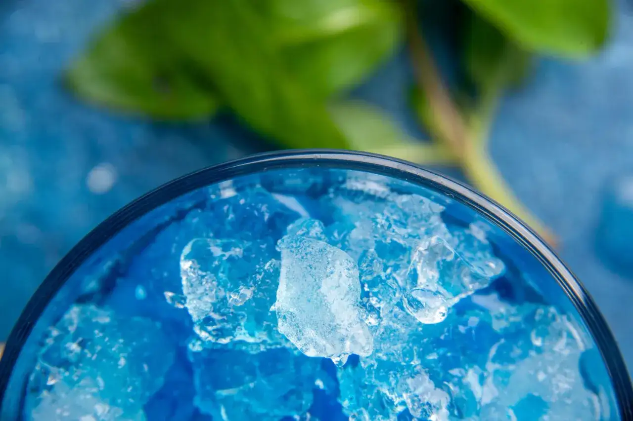 Zdjęcie Najlepsze drinki z blue kurakao, które zaskoczą Twoich gości