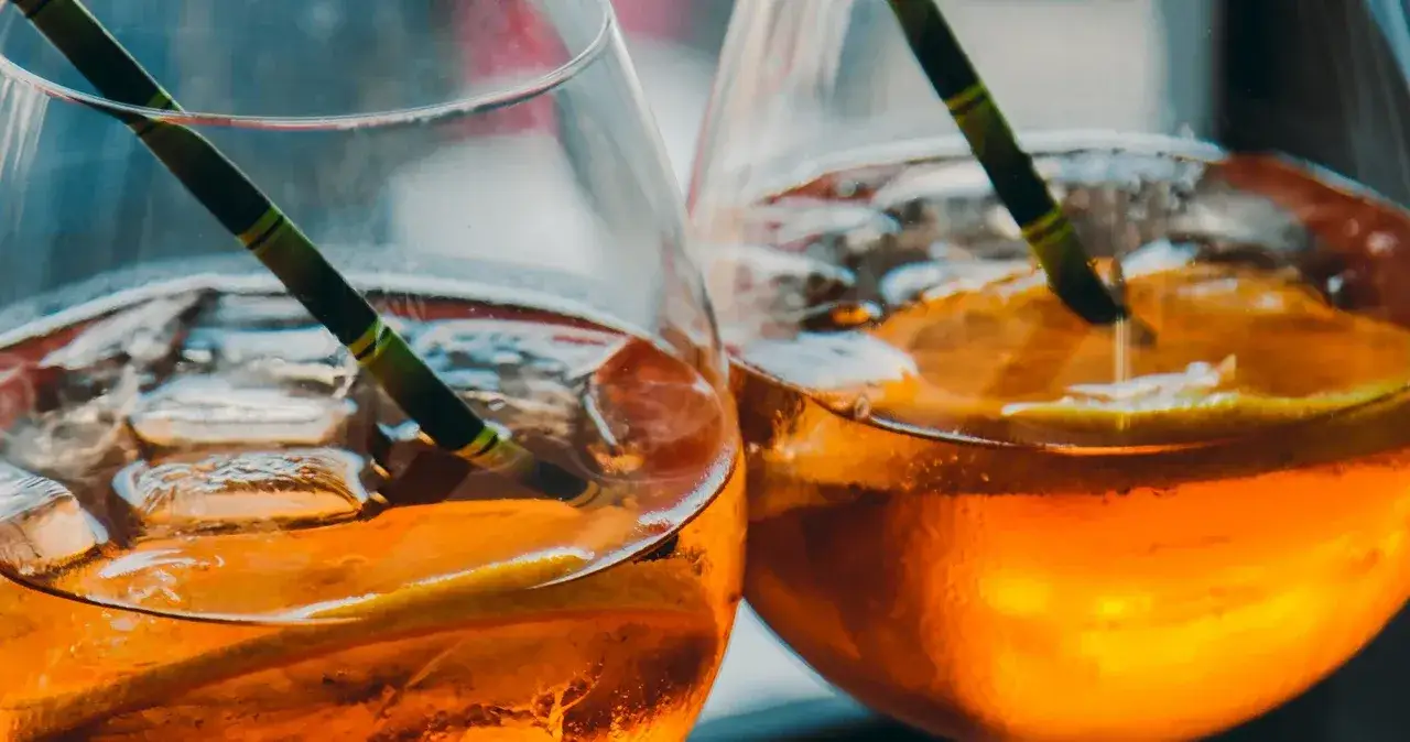 Zdjęcie Ile kalorii mają drinki? Sprawdź, co warto wiedzieć o ich kaloryczności