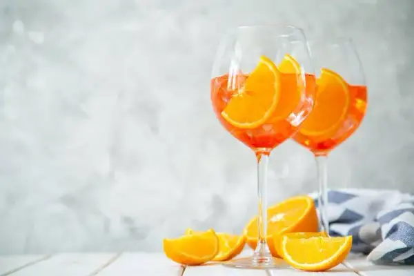 Orzeźwiający drink z aperolem i sprite – łatwy przepis na lato