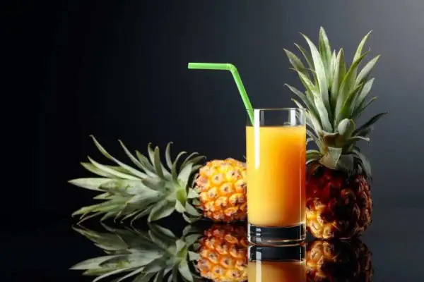 Pyszny drink z ananasem: orzeźwiający koktajl na każdą okazję