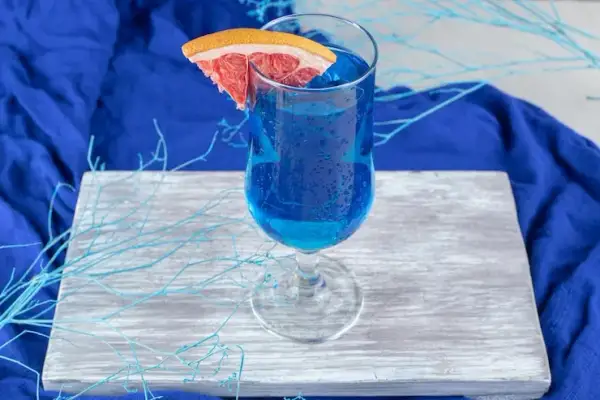 Niebieska laguna drink - prosty przepis na idealny koktajl na każdą okazję