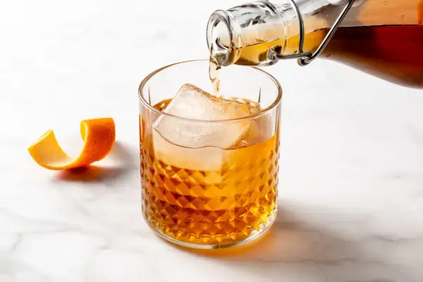 Jak pić amaretto: odkryj najlepsze sposoby na delektowanie się